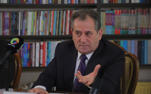 Diyāʼ Buṭrus Ṣalīwā, siyasetmedar û çalakvanê mafên mirovan û mafên pêkhateyan: Avakirina encumeneke siyasî bo partiyên Kurdistanî yekane çareserî ye da ku biryarên çarenûsî bi hevbeşî werin dan û dawî li takrewiya hizbî bê.