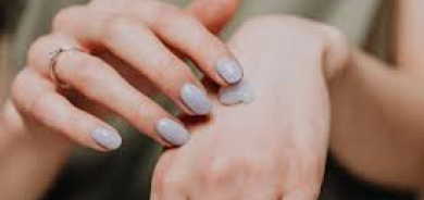 هل تعاني جفاف وحكة الجلد؟ 9 مكملات غذائية قد تساعدك