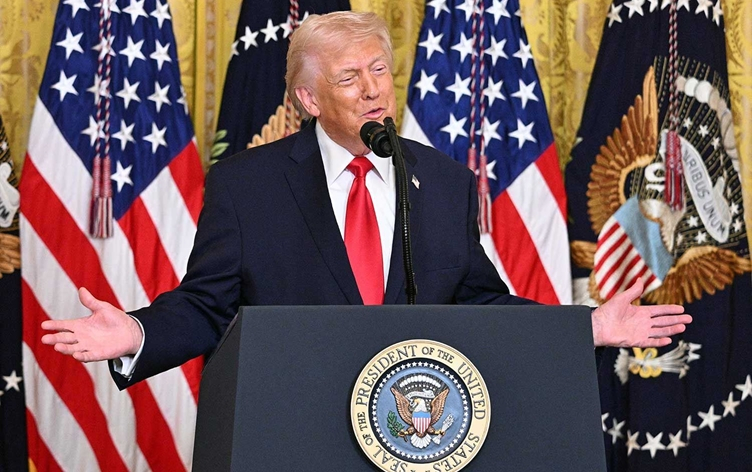 Trump: Îran bi temamî têk çûye û daxwaza peymanê dike