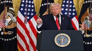 ترمب يؤكد أن لديه «الحق المطلق» في إعادة فرض الرسوم الجمركية