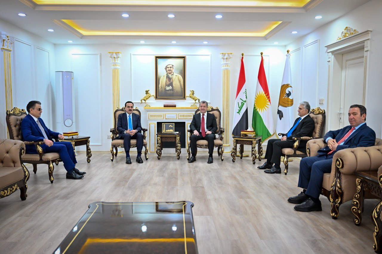 رئيس الحكومة يجتمع مع غرفة عمليات إدارة الأزمات والكوارث