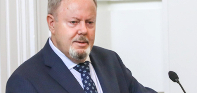 Brendan O'Leary, Serokê Beşa Zanista Siyasî li Zanîngeha Pennsylvania ji bo Gulan: Guhertina stratejiyê ber bi konfîderasyonê, tenê rê ye bo çespandina serweriya Herêma Kurdistanê bi ser yasa, samana siruştî û hêzên ewlehiyê de.