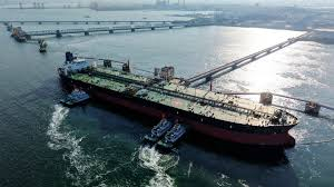 إيران تعرض مساعدة ناقلات النفط اليابانية لعبور مضيق هرمز