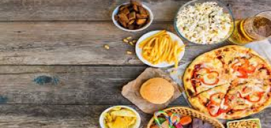 الأغذية المصنعة سبب انتشار «نوبات الشراهة» عالمياً