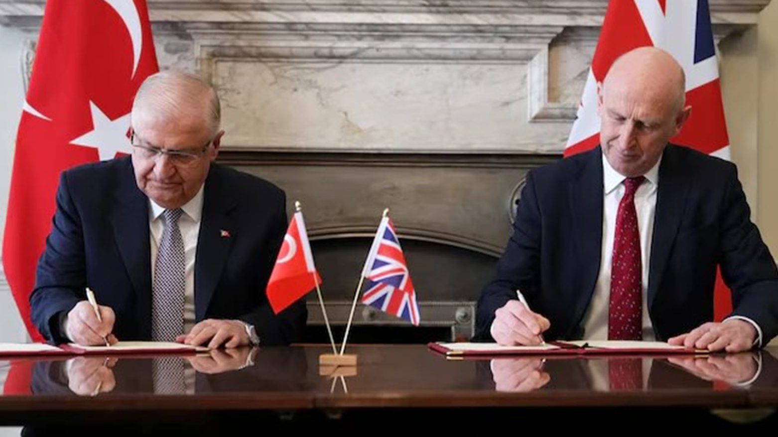 Brîtanya û Tirkiyeyê peymaneke leşkerî ya mezin îmze kir