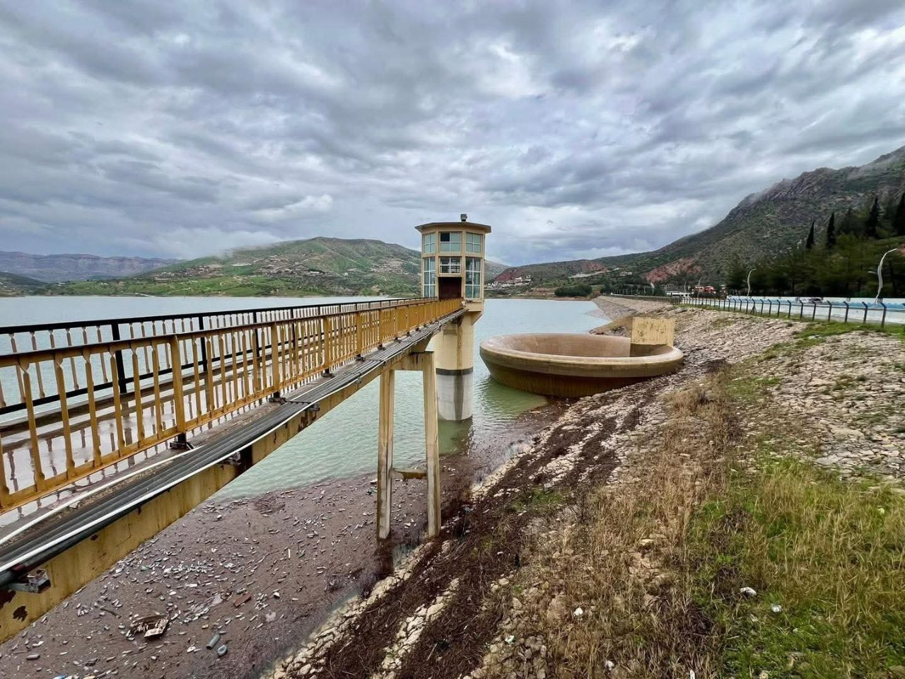 دهوك تستنفر.. أمطار غزيرة وتحذير من فيضان السد