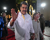 تقرير يكشف تفاصيل حياة مادورو وزوجته داخل السجن