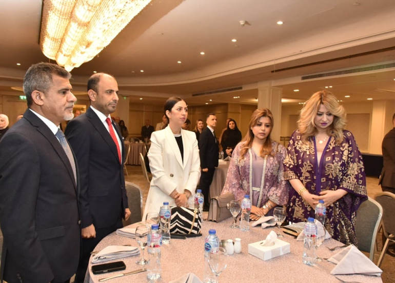 میسرییەکان و عێراقییەکان لە ئاهەنگی نەورۆزی پارتی دیموکراتی کوردستان لە قاهیرە ساتێک وەستان بۆ رێز گرتن لە گیانی پاکی شەهیدانی پێشمەرگە