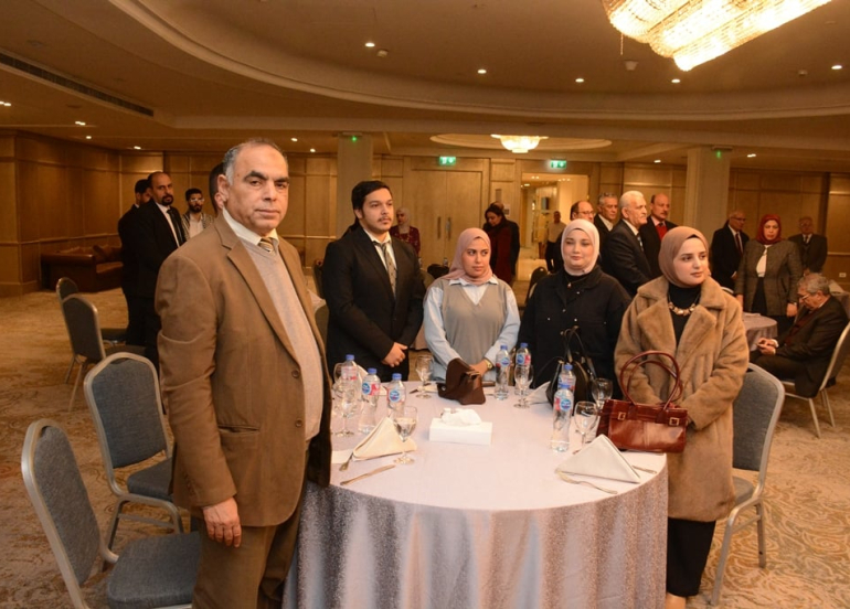 میسرییەکان و عێراقییەکان لە ئاهەنگی نەورۆزی پارتی دیموکراتی کوردستان لە قاهیرە ساتێک وەستان بۆ رێز گرتن لە گیانی پاکی شەهیدانی پێشمەرگە