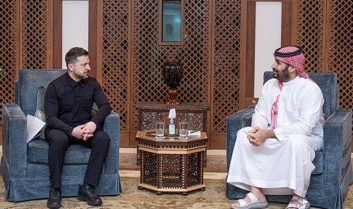 محمد بن سلمان وزيلينسكي يبحثان تطورات المنطقة والأزمة الأوكرانية