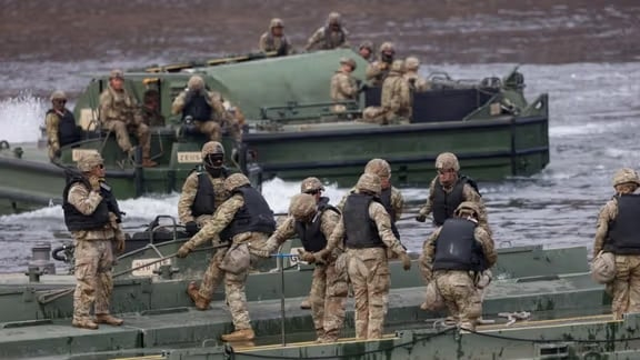 ڕاپۆرتێک کە لێکۆڵینەوە لە جێگیرکردنی ١٠ هەزار سەربازی ئەمریکی بۆ ڕۆژهەڵاتی ناوەڕاست دەکات