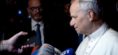 Papa bangî Trump kir: ‘Vegerin ser maseyê’