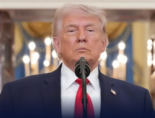 Trump Warns Iran of “Stone Age” Retaliation as Oil Prices Surge and Global Powers Scramble Over Strait of Hormuz