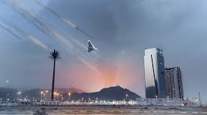 هجمات إيرانية تستهدف منشآت مدنية وسكنية في الخليج