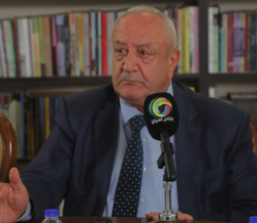 سالم تۆما كاكۆ  سیاسەتمەدار و ئەندامی پێشووی پەرلەمانی كوردستان:  دامەزراوەكانی عێراق، لە سەرۆكایەتییەكان و پەرلەمان و حكومەت، بەداخەوە نە خاوەنی بڕیاری سەربەخۆن و نە خاوەنی هەڵوێستێكی نیشتمانیی یەكگرتوون