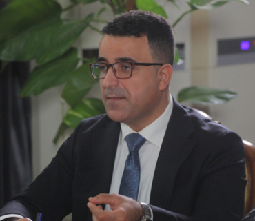 شڤان حەمدی ئەندامی بازنەی گفتوگۆ:  ئەم شەڕە بە ئاشتی لەسەر مێزی گفتوگۆ بە مانای هاوسەنگیی نێوان دوو لایەن كۆتایی نایەت