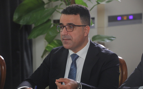 شڤان حەمدی ئەندامی بازنەی گفتوگۆ:  ئەم شەڕە بە ئاشتی لەسەر مێزی گفتوگۆ بە مانای هاوسەنگیی نێوان دوو لایەن كۆتایی نایەت