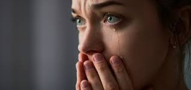 ما علاقة البكاء بتحسين المزاج؟