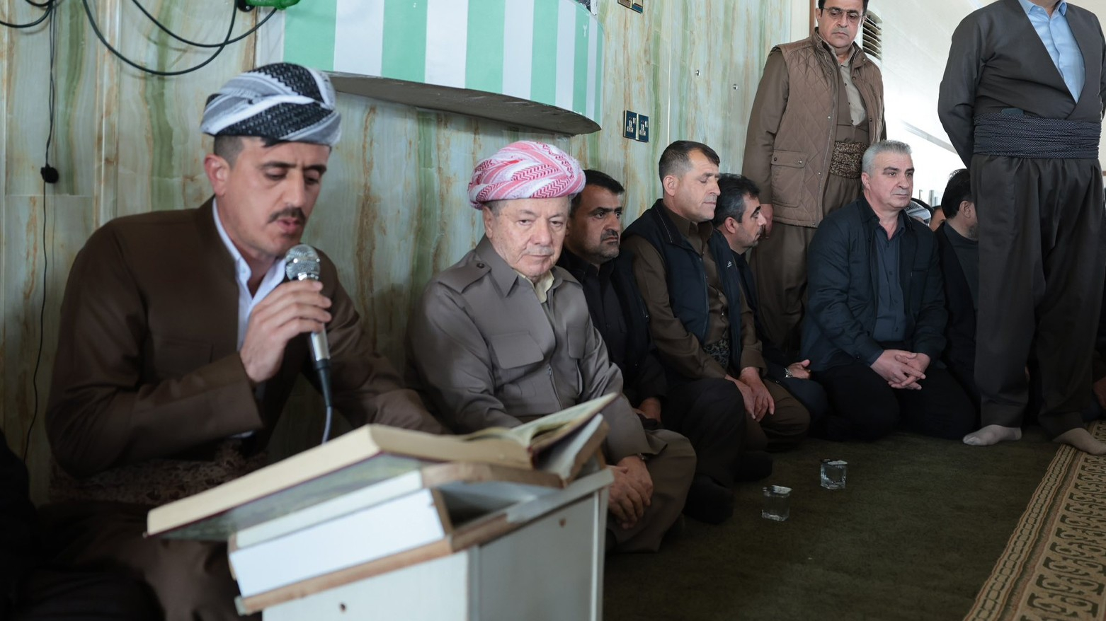 الرئيس بارزاني يشارك في مجلس عزاء شهيدي قرية 