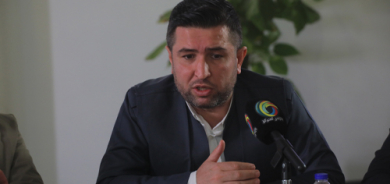 ڕۆستەم مەحموود   سیاسەتمەدار و چاودێری سیاسی:     ئەم جەنگە بۆ دیاریكردنی چارەنووسی مانەوەی ئەمریكا لە ڕۆژهەڵاتی ناوەڕاستدا یەكلاكەرەوە دەبێت