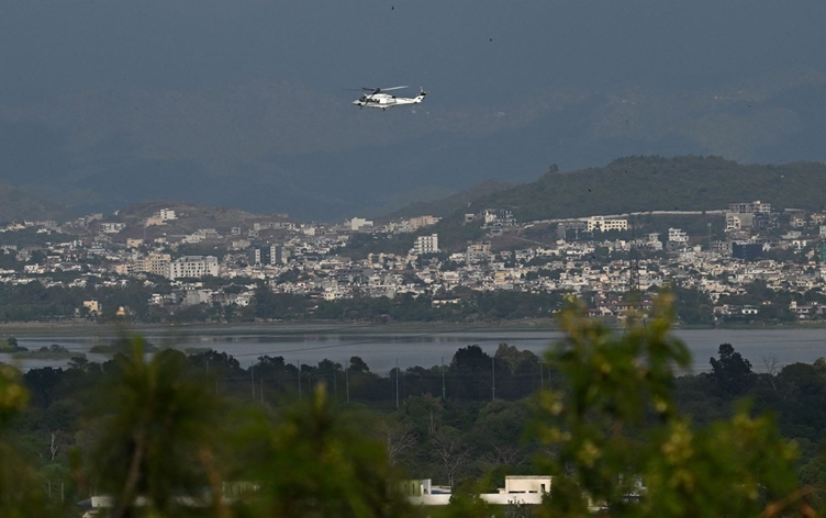 Dan û standinên Îran û Amerîkayê: Şandeya Tehranê li Pakistanê ye?