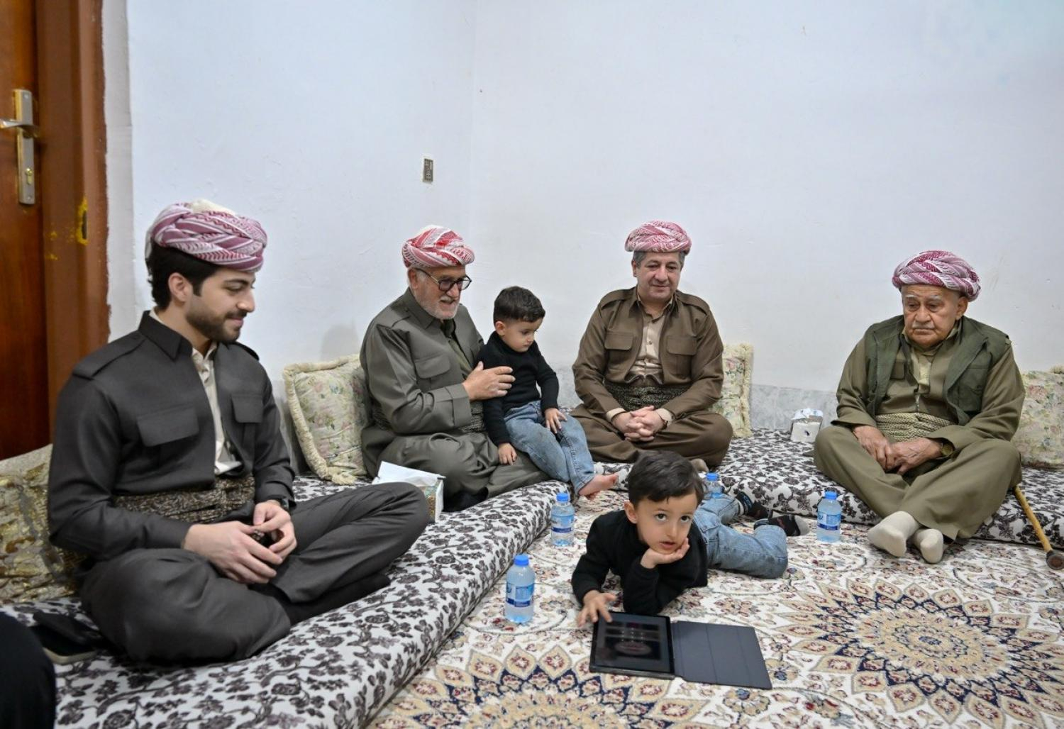 رئيس الحكومة يزور منزل الشهيد ويسي شيرواني