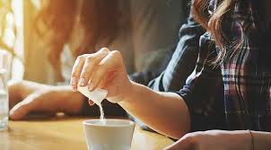 المُحليات الصناعية تحت المجهر... آثارها السلبية قد تمتد عبر الأجيال