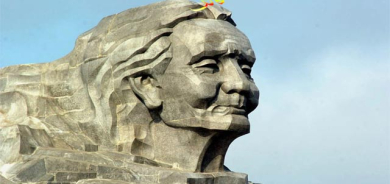 پەیكەری دایك