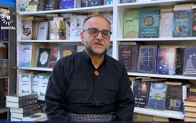 Tehsîn Îbrahîm Doskî: Zanyarê ku 150 pirtûk diyarî pirtûkxaneya Kurdî kirine