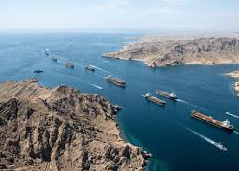 جولة تفاوض تلوح من «حصار هرمز»