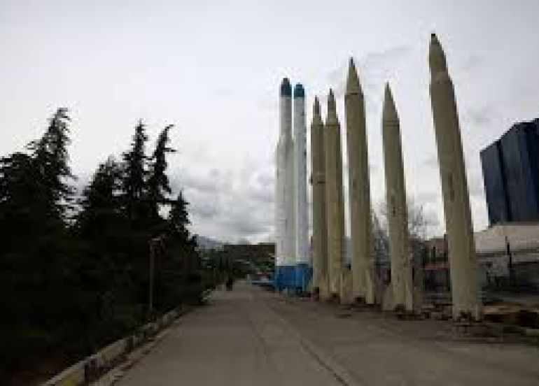 إيران استخدمت قمر تجسس صينياً لاستهداف قواعد أميركية