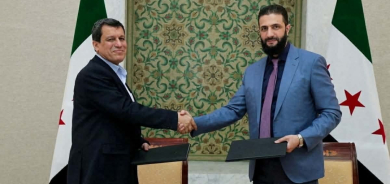 Ehmed Şara li Şamê pêşwaziya Mazlûm Ebdî dike