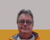 Profesor Robert Sweeny ji Beşa Zanistên Mirovî û Civakî li Zanîngeha Memorial ji bo Gulan: Pêşketina teknolojiyê ewqas bi lez e ku lêkolîner nikarin pêşkeftinan pêşbînî bikin