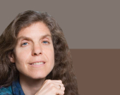 Profesor Amy Dru Stanley ji Zanîngeha Chicago ji bo Gulan: Li Amerîkayê meyla neteweperestiya tund û daxwaza azadî û wekheviyê bi hev re hene