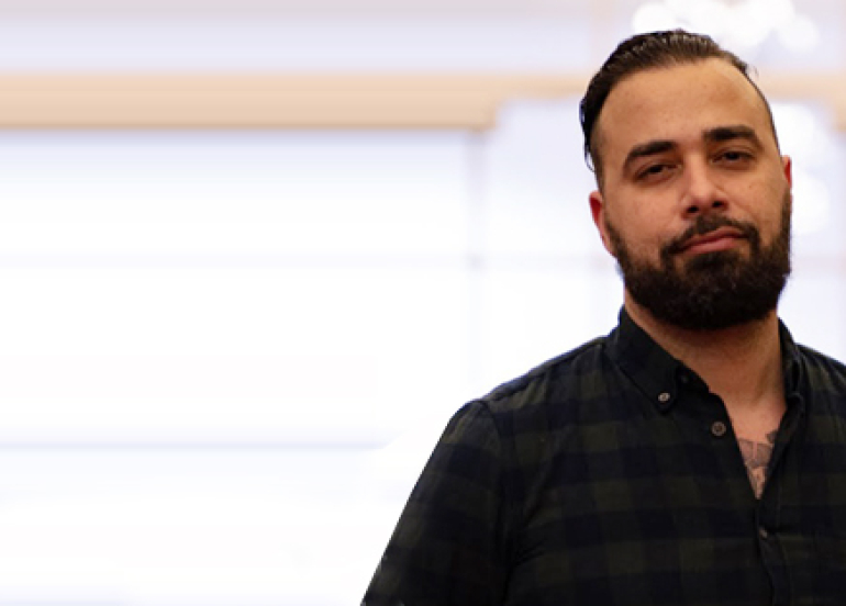 ئۆز كاتێرجی  ڕۆژنامەنووس و پەیامنێری شەڕ لە ڕۆژهەڵاتی ناوەڕاست و ئۆكرانیا بۆ گوڵان:     پێویستە هەرێمی كوردستان هەماهەنگی لەگەڵ لایەنە نیشتمانییەكانی بەغدا بكات بۆ ئەوەی وڵات نەبێتە قوربانیی ململانێی دەرەكی