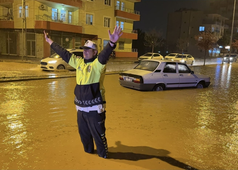 Li Dîlok, Semsûr û Kilîsê lehî rabû