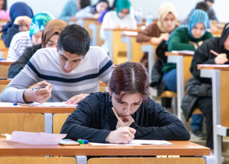 ڕێكارەكانی ئامادەكردنی قوتابیان بۆ پێشوازی لە تاقیكردنەوەكان لە دیدی پەروەردەكاراندا