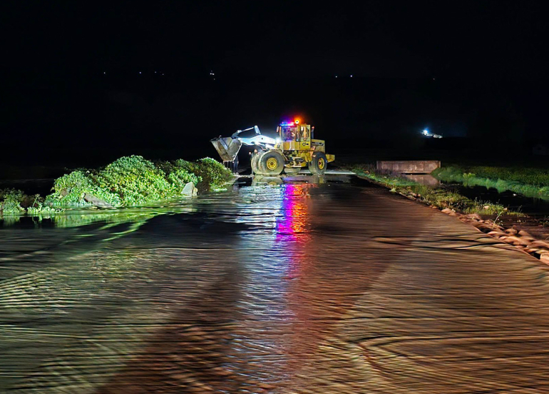 Li Efrînê ji ber lehiyê zarokek xeniqî û ziyanên mezin gihîştin cotkaran
