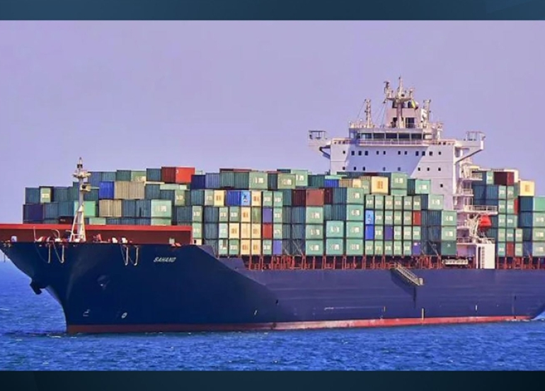 Trump: Me dest danî ser keştiyeke Îranê