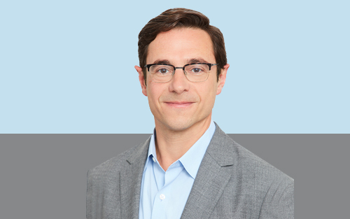 Profesör Dov Waxman, pisporê stratejiya Amerîkayê li Rojhilata Navîn ji bo Gulan: Hewldana Herêma Kurdistanê bo parastina hevsengiyê di navbera çend cemserên dijber de û di jîngeheke polarîzekirî de karekî hêsan nîn e.