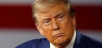 ترمب يدافع عن استراتيجيته ضد إيران ويصف منتقديه بـ«الخونة»