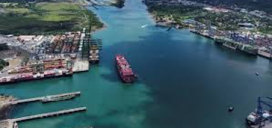 الحرب في الشرق الأوسط تتسبب بارتفاع تكاليف المرور عبر قناة بنما