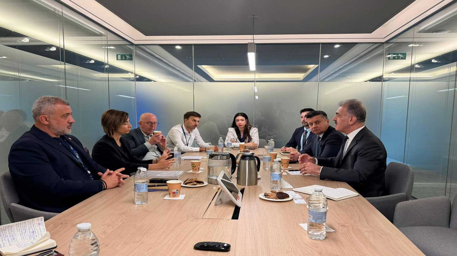 لتعزيز التعاون الأمني والسياسي.. سفين دزيی يعقد مباحثات رفيعة المستوى مع كبار المسؤولين في بلجيكا