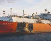 تحذيرات في ليبيا بعد خروج ناقلة الغاز الروسية عن السيطرة