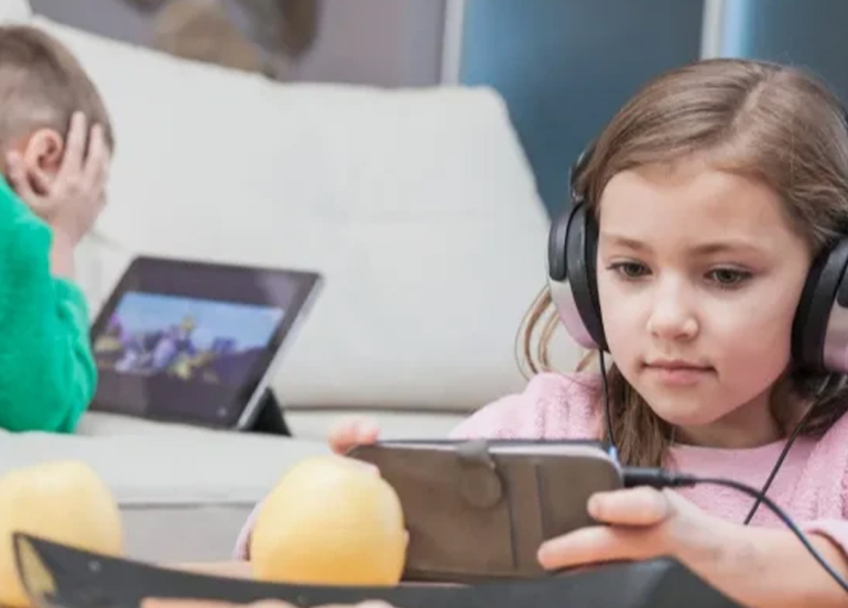 Tirkiye bikaranîna sosyal medyayê ji bo zarokên di bin 15 saliyê re qedexe dike