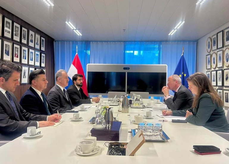 Hollanda rola Pêşmerge û Herêma Kurdistanê bilind dinirxîne