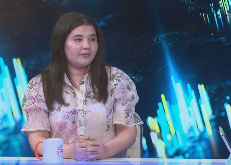 Keçeke Kurd li Almanyayê xelateke felsefeyê wegirt