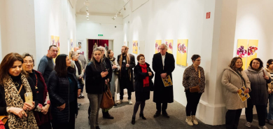 Li Almanayayê hunermendekî Kurd pêşangeheke şêwekarî vekir