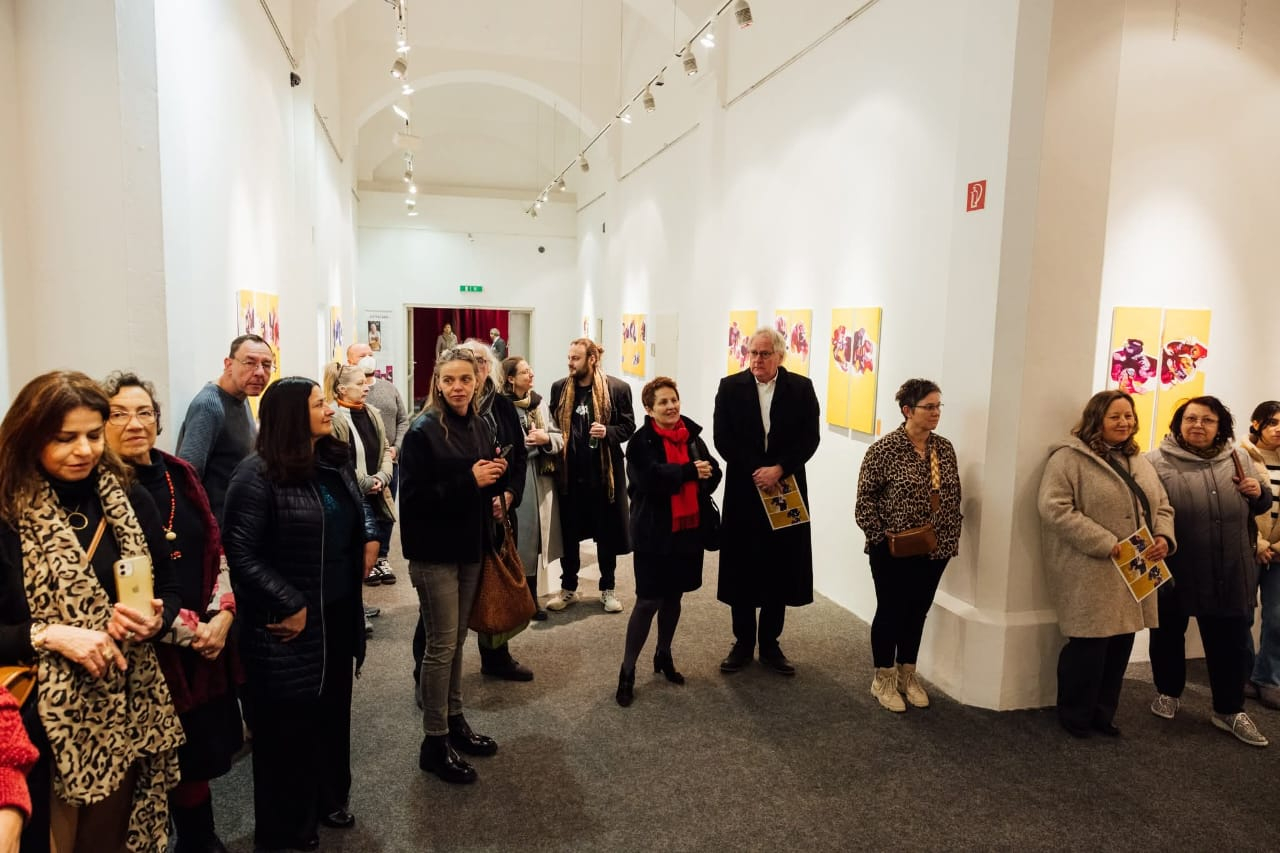 Li Almanayayê hunermendekî Kurd pêşangeheke şêwekarî vekir