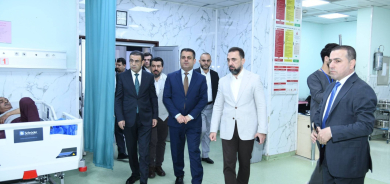 Wezîrê Tenduristiyê bi nûnertî û spardeya Mesrûr Barzanî serdana birîndarên Kerkûkê kir